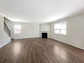 6869 Lake Overlook Ln in Flowery Branch, GA - Building Photo - Building Photo