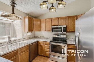 4290 S Halifax Way in Aurora, CO - Building Photo - Building Photo