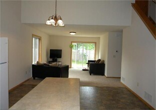 1040 4th St SE in Forest Lake, MN - Building Photo - Building Photo