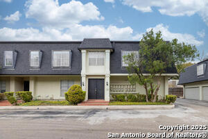 7834 Broadway in San Antonio, TX - Foto de edificio - Building Photo