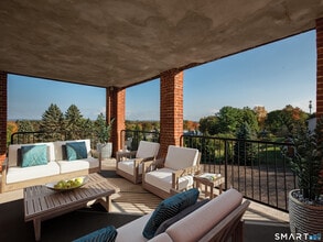 170 Ridge Rd in Wethersfield, CT - Foto de edificio - Building Photo