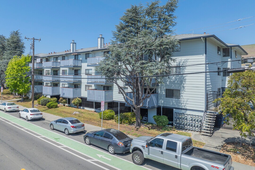 29300 Dixon St in Hayward, CA - Foto de edificio