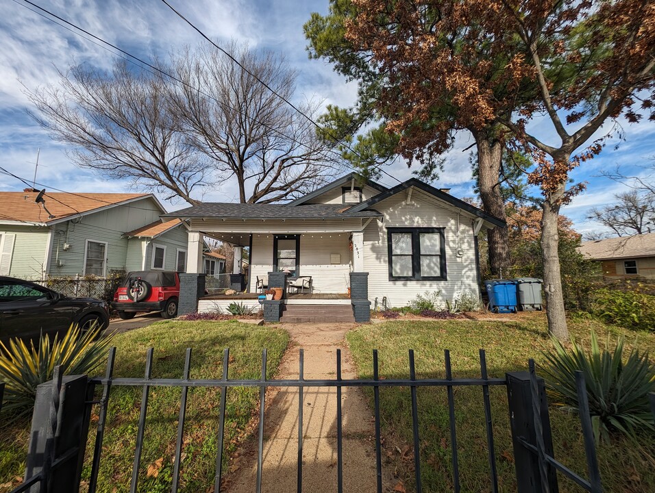 2831 Tanner St in Dallas, TX - Building Photo