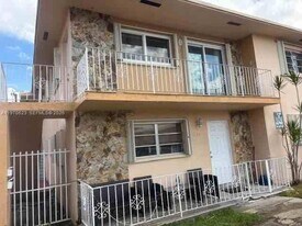 145 W 10th St in Hialeah, FL - Building Photo