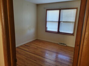 819 Beattie Cir in Sterling, CO - Building Photo - Building Photo