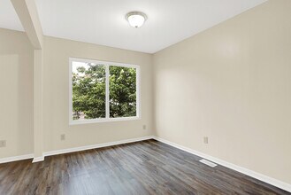 1082 Fairlane Ct in Franklin, IN - Foto de edificio - Building Photo