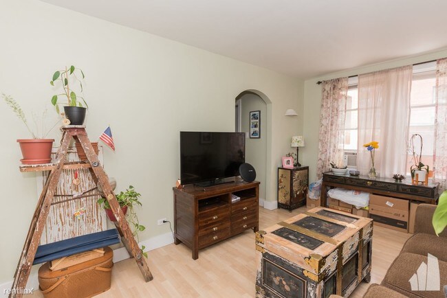 842 W Ainslie St in Chicago, IL - Building Photo - Building Photo