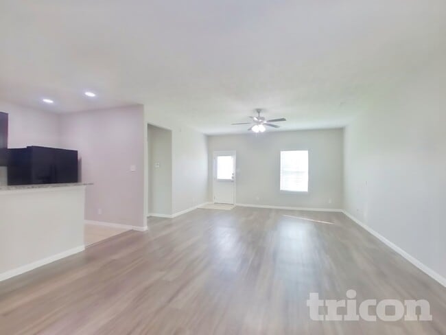 210 Pequin Rd in Crosby, TX - Building Photo - Building Photo