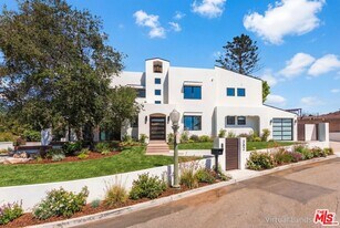 382 Aderno Way in Los Angeles, CA - Building Photo