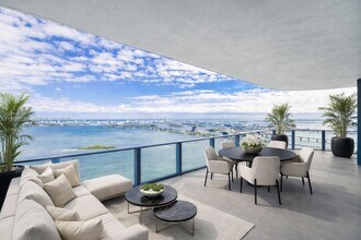 700 NE 24th St, Unit 5107 in Miami, FL - Building Photo - Building Photo