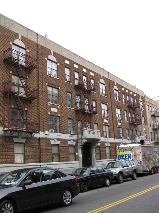 2211 Ditmas Ave in Brooklyn, NY - Building Photo - Building Photo