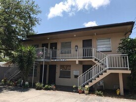 821 Jeffords St in Clearwater, FL - Building Photo