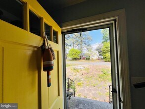 3214 Riverview Dr in Colonial Beach, VA - Building Photo - Building Photo