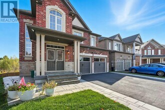 19 Purdy Pl in Clarington, ON - Building Photo - Building Photo