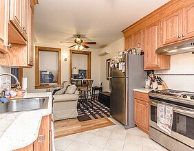 137 Charles, Unit 1 in Boston, MA - Foto de edificio - Building Photo