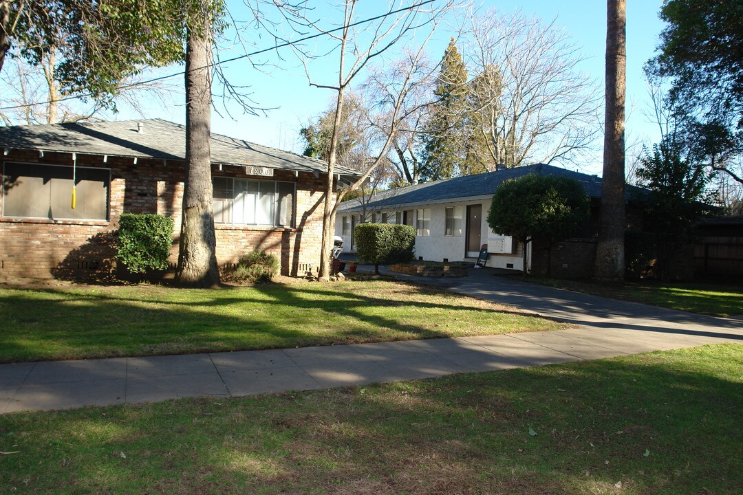 Magnolia Apartments in Chico, CA - Foto de edificio