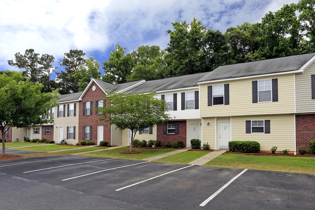 Devon Pointe Apartments and Townhomes in Goose Creek, SC - Foto de edificio