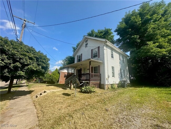 728 McKinley Ave in Akron, OH - Foto de edificio - Building Photo