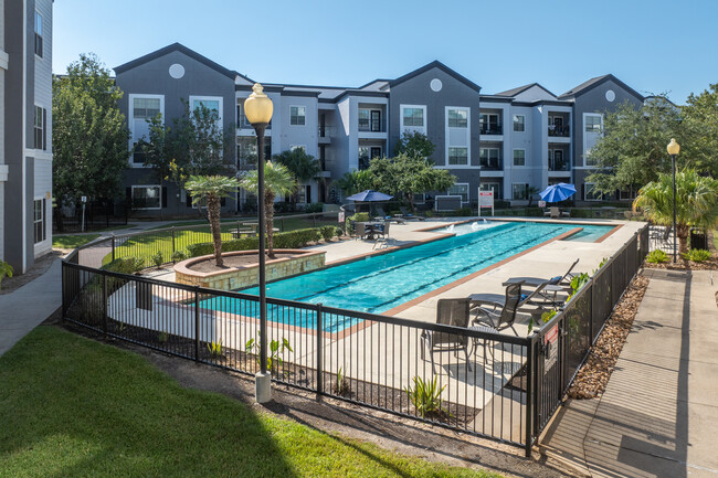 Mansions at Moses Lake in Texas City, TX - Foto de edificio - Building Photo