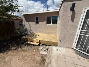 706 La Poblana Rd NW in Albuquerque, NM - Building Photo - Building Photo