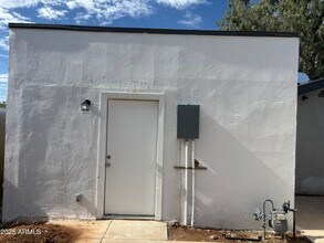 2618 E Sandra Terrace in Phoenix, AZ - Building Photo - Building Photo