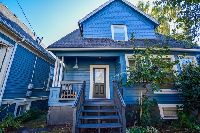 property at 3236 SE Yamhill St