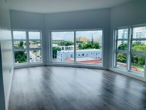 39 NW 7th Ave in Miami, FL - Building Photo - Building Photo