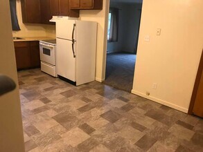 231 N 1st St-Unit -2 in Seward, NE - Building Photo - Building Photo