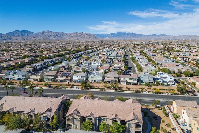 8250 GRAND CANYONUNIT in Las Vegas, NV - Building Photo - Building Photo