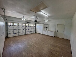 1106 N Crenshaw St in Visalia, CA - Building Photo - Building Photo
