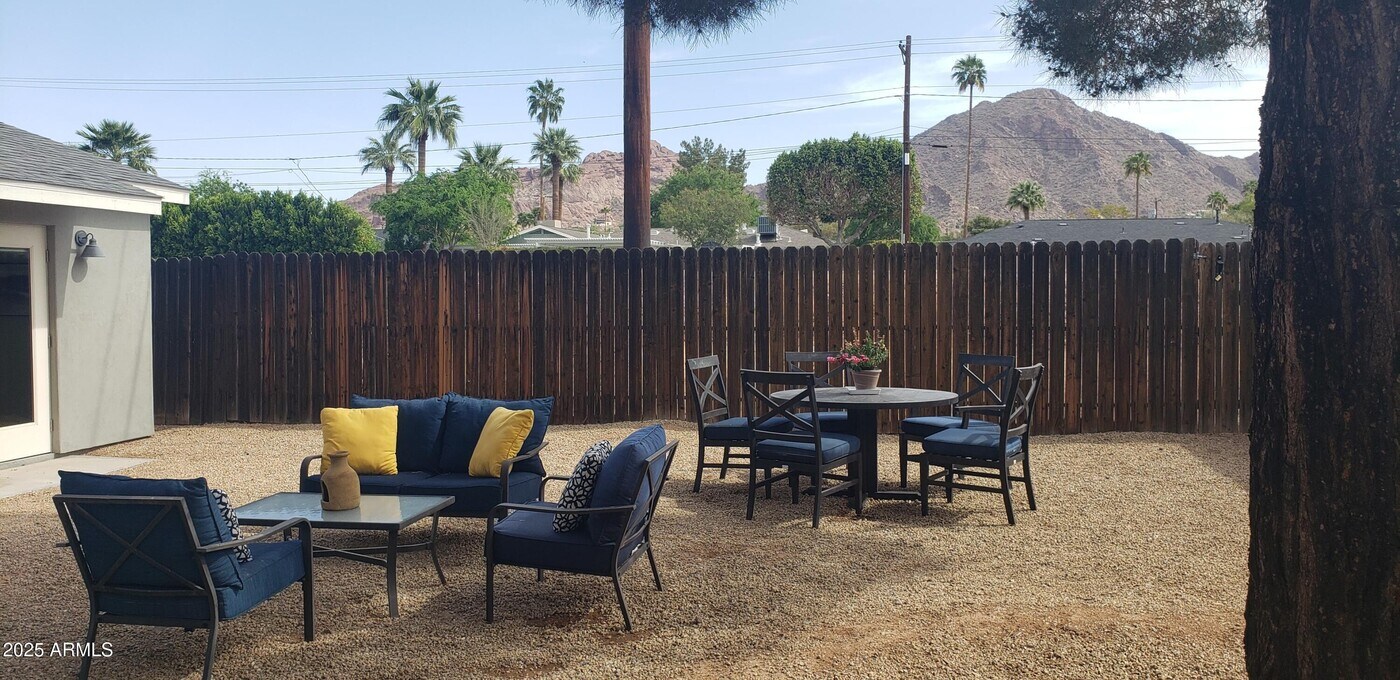4440 E Campbell Ave in Phoenix, AZ - Building Photo