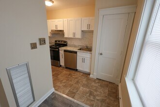708 Huntington Ave, Unit #1 in Boston, MA - Foto de edificio - Building Photo