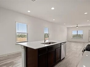 7717 Lowenfield Dr in Austin, TX - Building Photo - Building Photo