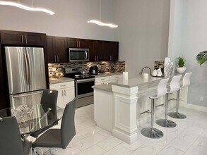1031 Summit Pl Cir in West Palm Beach, FL - Building Photo - Building Photo