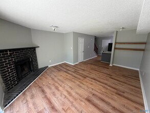 4931 Cotton Row NW in Huntsville, AL - Foto de edificio - Building Photo