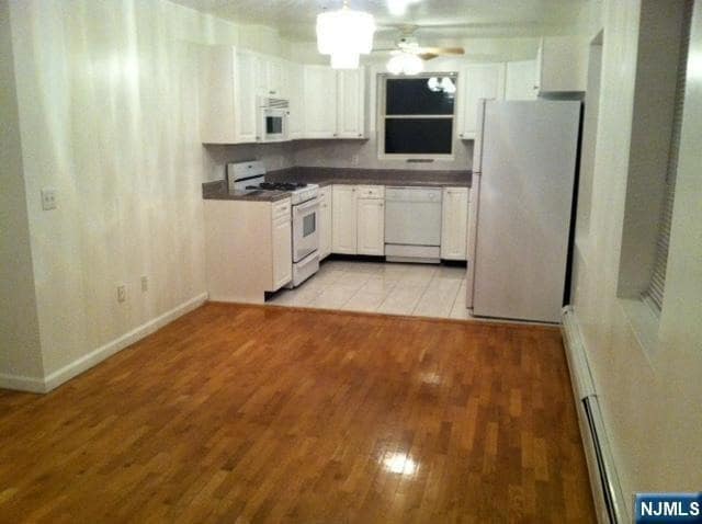 37 Bergen Blvd in Fairview, NJ - Building Photo - Building Photo