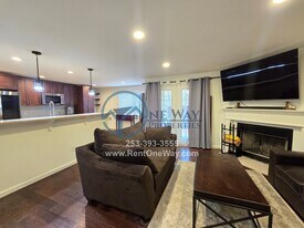 2311 Kent Des Moines Rd in Des Moines, WA - Building Photo