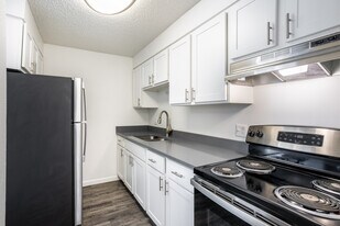 Golden Nugget in Englewood, CO - Building Photo