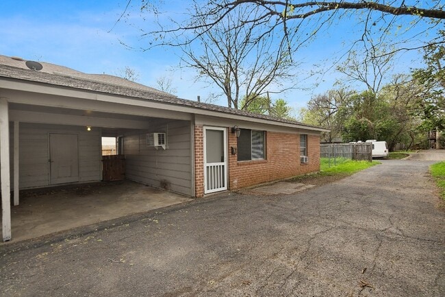 5605 1/2 Jim Hogg Ave in Austin, TX - Building Photo - Building Photo