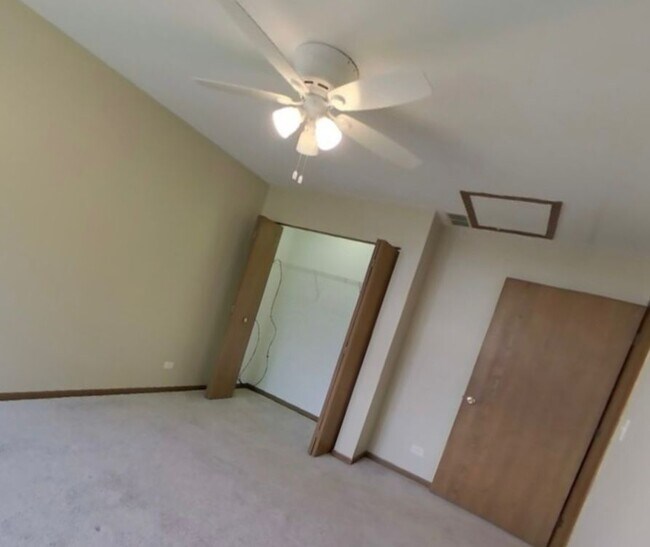 1645 St Ann Dr in Hanover Park, IL - Building Photo - Building Photo