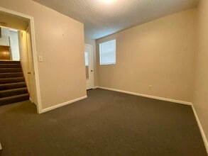 3719 Iowa St-Unit -3719 in Leavenworth, KS - Building Photo - Building Photo