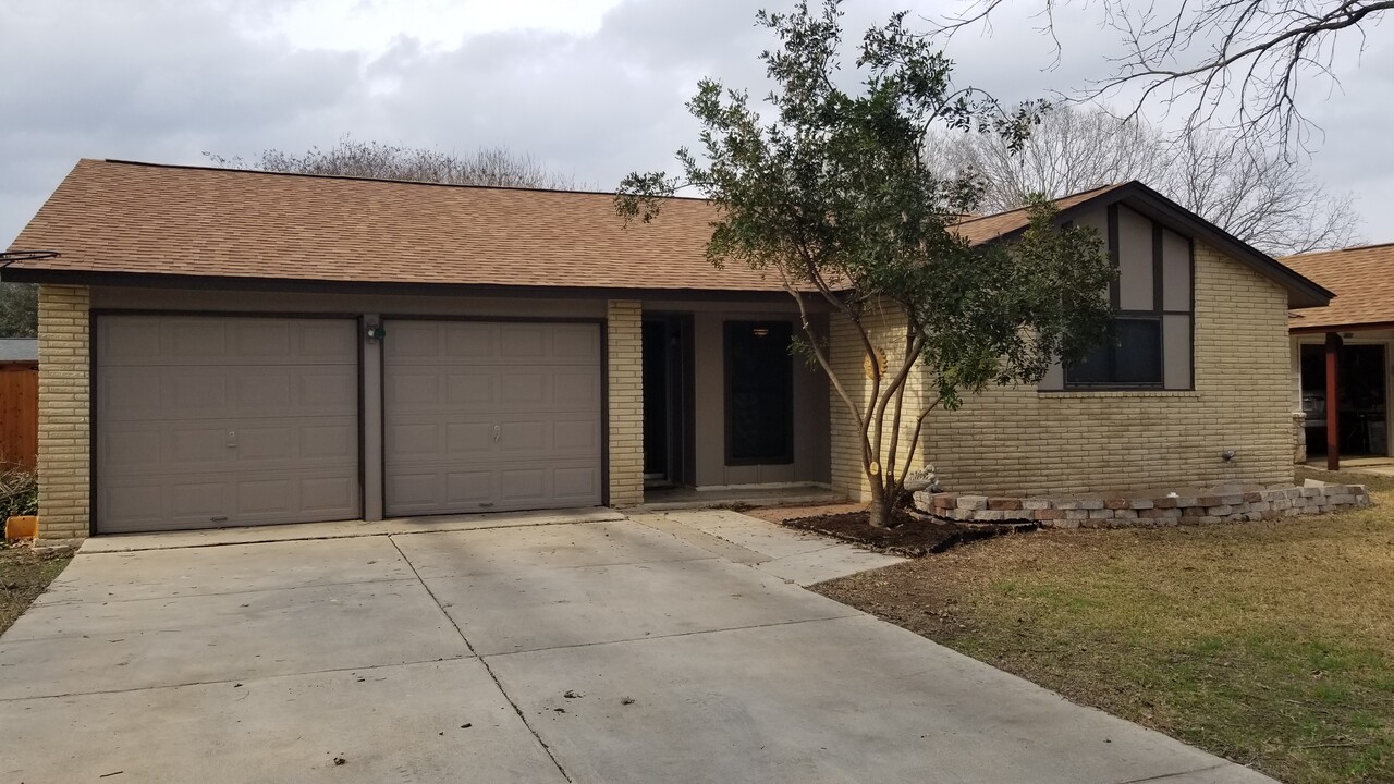 621 Pecan Dr in Schertz, TX - Building Photo