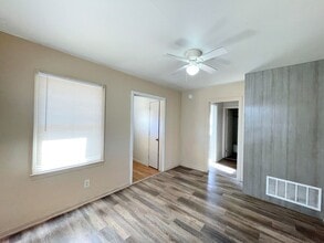 922 W 2nd Ave in Hutchinson, KS - Building Photo - Building Photo