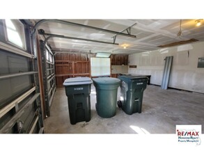 2410 Chance Rd in Molino, FL - Foto de edificio - Building Photo