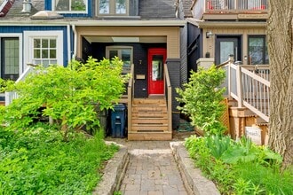 7 Norway Ave in Toronto, ON - Building Photo - Building Photo