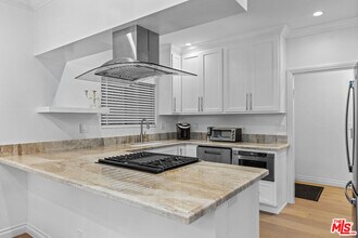 450 San Vicente Blvd in Santa Monica, CA - Building Photo - Building Photo