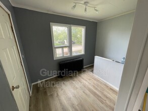 3304 Sifton Ave in Thunder Bay, ON - Building Photo - Building Photo