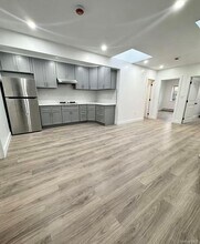 142-33 60th Ave in Queens, NY - Building Photo - Building Photo