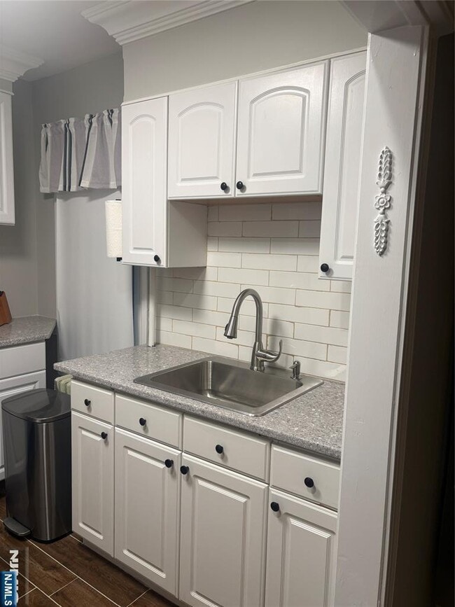 property at 24 Maiden Ln