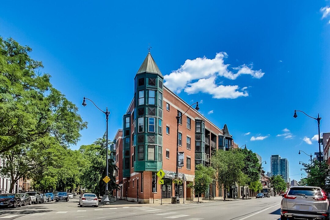 845 W Altgeld St in Chicago, IL - Building Photo